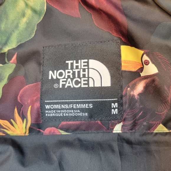 North Face Puffer Vest, Rare Find - Picture 9 of 9